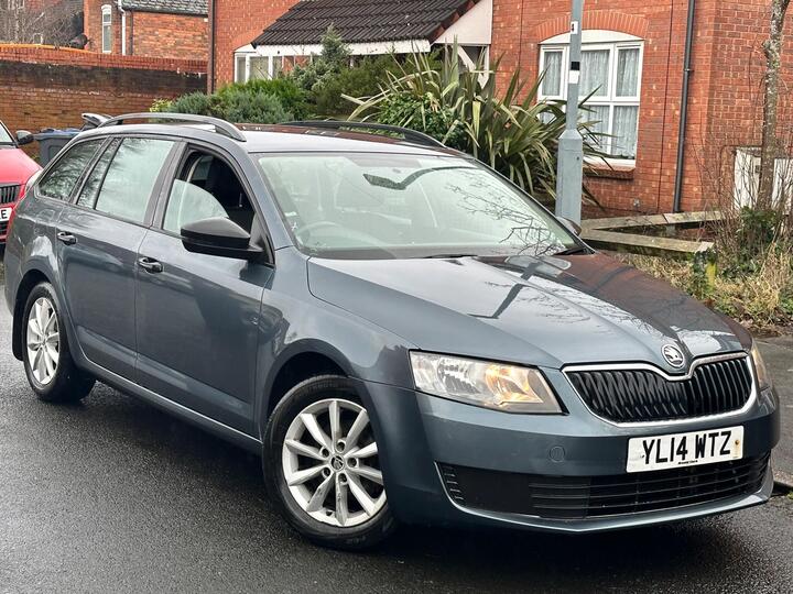 Skoda Octavia 1.6 TDI S Euro 5 (s/s) 5dr Skoda Octavia 1.6 TDI S Euro 5 (s/s) 5dr