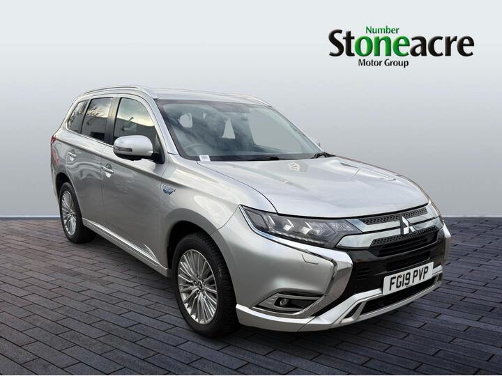 Mitsubishi Outlander 2.4h TwinMotor 13.8kWh 4h CVT 4WD Euro 6 (s/s) 5dr Mitsubishi Outlander 2.4h TwinMotor 13.8kWh 4h CVT 4WD Euro 6 (s/s) 5dr