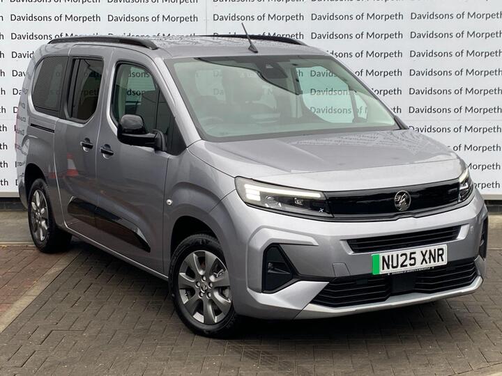 Vauxhall Combo Life Electric 52kWh Ultimate XL MPV Auto 5dr (7.4kW Charger) Vauxhall Combo Life Electric 52kWh Ultimate XL MPV Auto 5dr (7.4kW Charger)