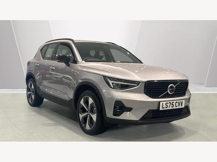 Volvo XC40 2.0 B3 MHEV Plus DCT Auto Euro 6 (s/s) 5dr
