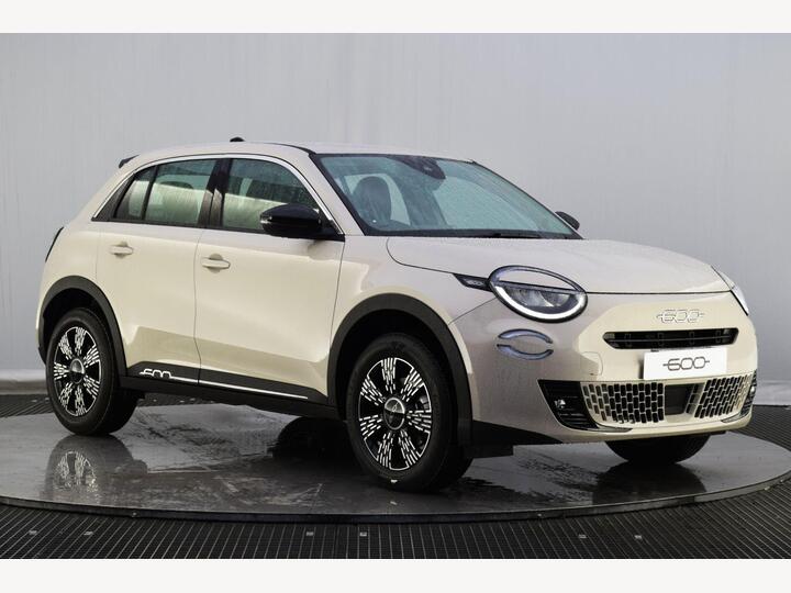 Fiat 600 1.2 MHEV E-DCT Euro 6 (s/s) 5dr