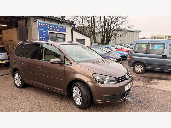 Volkswagen Touran 1.6 TDI SE DSG Euro 5 5dr Volkswagen Touran 1.6 TDI SE DSG Euro 5 5dr