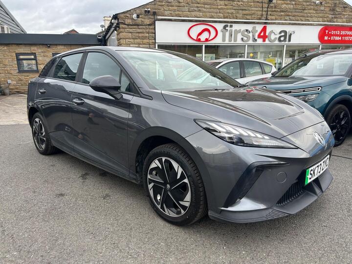 MG MG4 51kWh SE Auto 5dr
