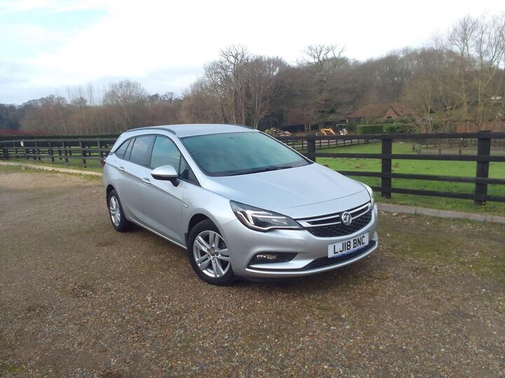 Vauxhall Astra 1.6 CDTi Design Sports Tourer Euro 6 5dr Vauxhall Astra 1.6 CDTi Design Sports Tourer Euro 6 5dr