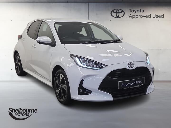 Toyota Yaris Design 1.5 VVT-h Design E-CVT Euro 6 (s/s) 5dr