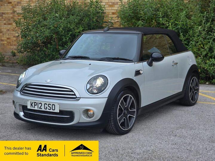 MINI CONVERTIBLE 1.6 Cooper D Soho Euro 5 (s/s) 2dr MINI CONVERTIBLE 1.6 Cooper D Soho Euro 5 (s/s) 2dr