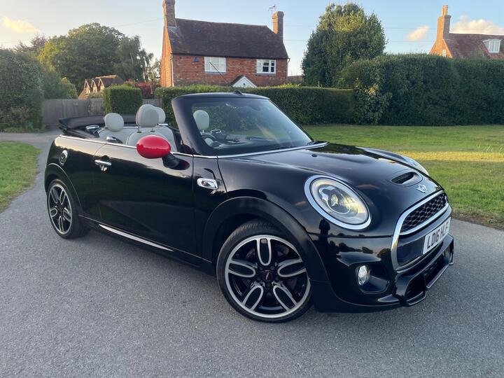 MINI Convertible 2.0 Cooper S Euro 6 (s/s) 2dr MINI Convertible 2.0 Cooper S Euro 6 (s/s) 2dr