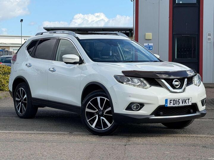 Nissan X-TRAIL 1.6 DCi Tekna Euro 5 (s/s) 5dr Nissan X-TRAIL 1.6 DCi Tekna Euro 5 (s/s) 5dr