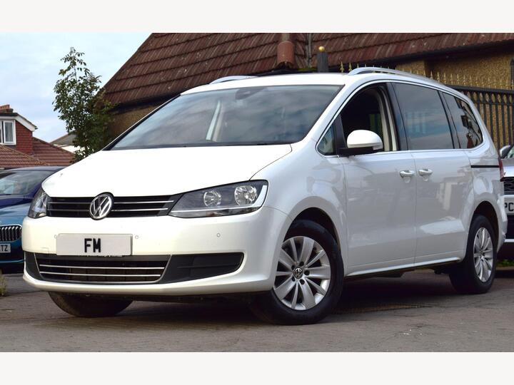 Volkswagen Sharan 2.0 TDI SE Nav Euro 6 (s/s) 5dr Volkswagen Sharan 2.0 TDI SE Nav Euro 6 (s/s) 5dr
