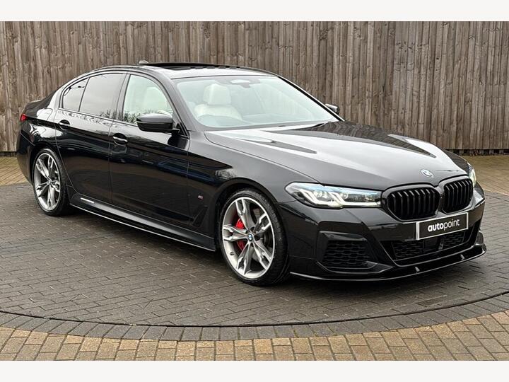 BMW 5 SERIES 4.4 M550i V8 Steptronic XDrive Euro 6 (s/s) 4dr