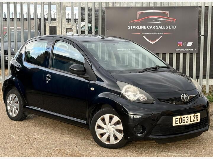 Toyota AYGO 1.0 VVT-i Move Euro 5 5dr Toyota AYGO 1.0 VVT-i Move Euro 5 5dr