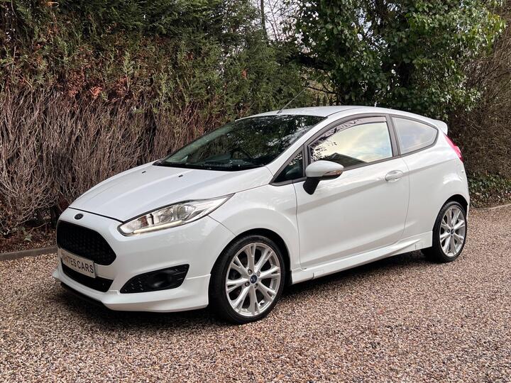 Ford Fiesta 1.0T EcoBoost Zetec S Euro 6 (s/s) 3dr Ford Fiesta 1.0T EcoBoost Zetec S Euro 6 (s/s) 3dr