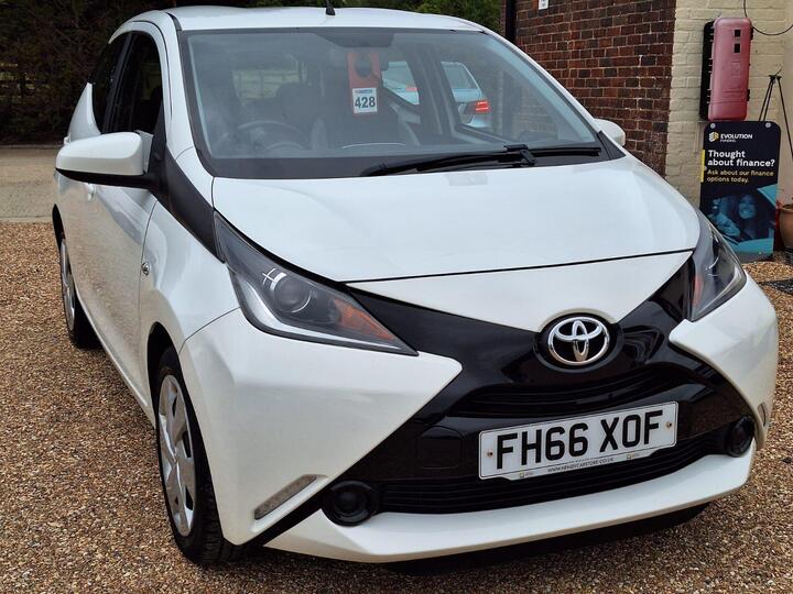 Toyota AYGO 1.0 VVT-i X-play Euro 6 5dr
