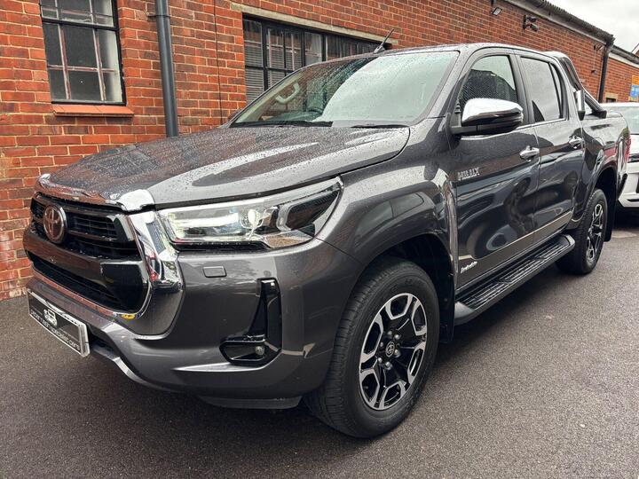 Toyota Hilux 2.4 D-4D Invincible 4WD Euro 6 (s/s) 4dr