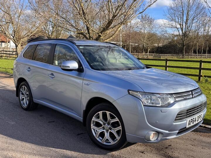 Mitsubishi Outlander 2.0h 12kWh GX4hs CVT 4WD Euro 5 (s/s) 5dr Mitsubishi Outlander 2.0h 12kWh GX4hs CVT 4WD Euro 5 (s/s) 5dr