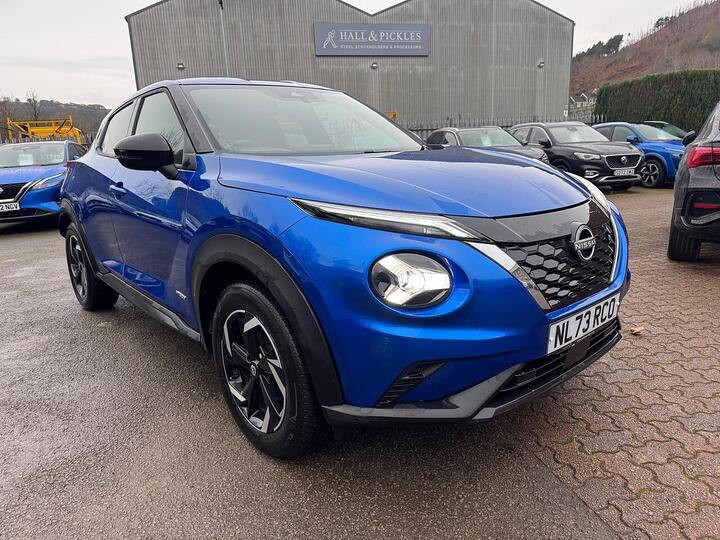 Nissan Juke 1.6 N-Connecta Auto Euro 6 5dr Nissan Juke 1.6 N-Connecta Auto Euro 6 5dr