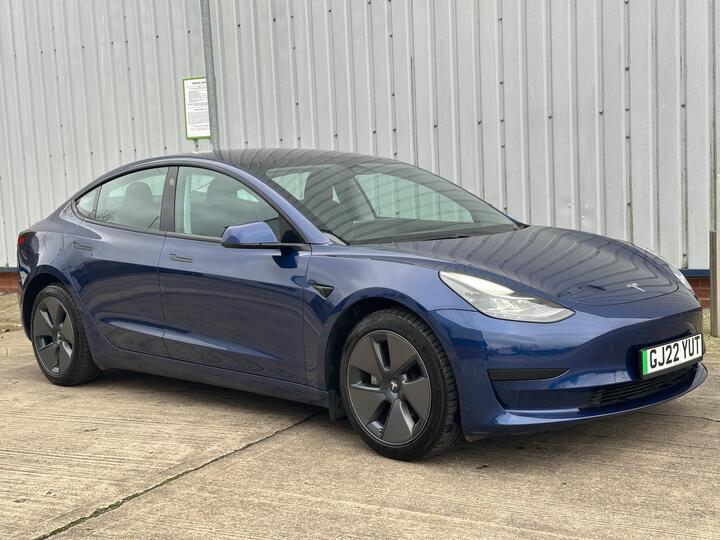 Tesla Model 3 Standard Range Plus Auto RWD 4dr