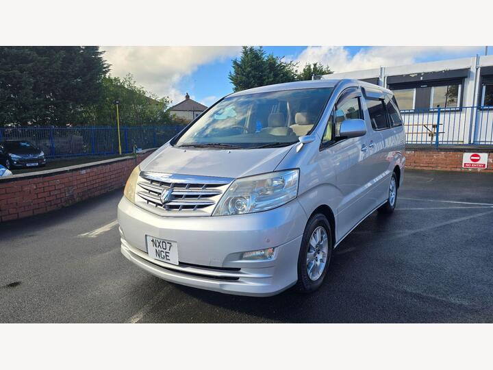 Toyota Alphard 3.0 V Spec E Curtains Camera P Door