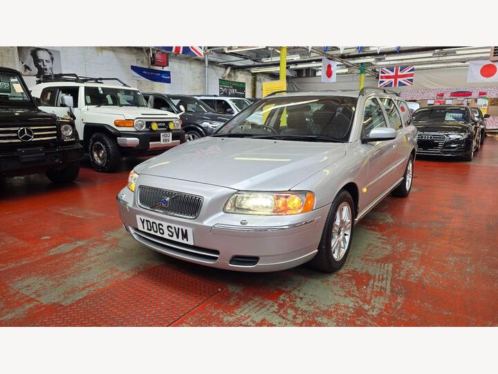 Volvo V70 2.5T SE Geartronic 5dr (Euro 4)