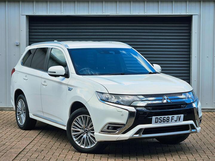 Mitsubishi Outlander 2.4h TwinMotor 13.8kWh 4hs CVT 4WD Euro 6 (s/s) 5dr