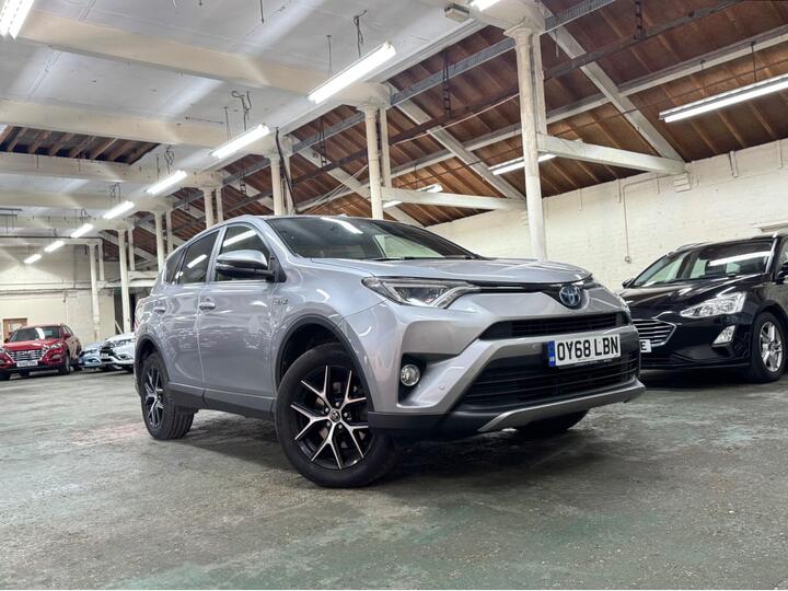 Toyota RAV4 2.5 VVT-h Design CVT 4WD Euro 6 (s/s) 5dr Toyota RAV4 2.5 VVT-h Design CVT 4WD Euro 6 (s/s) 5dr