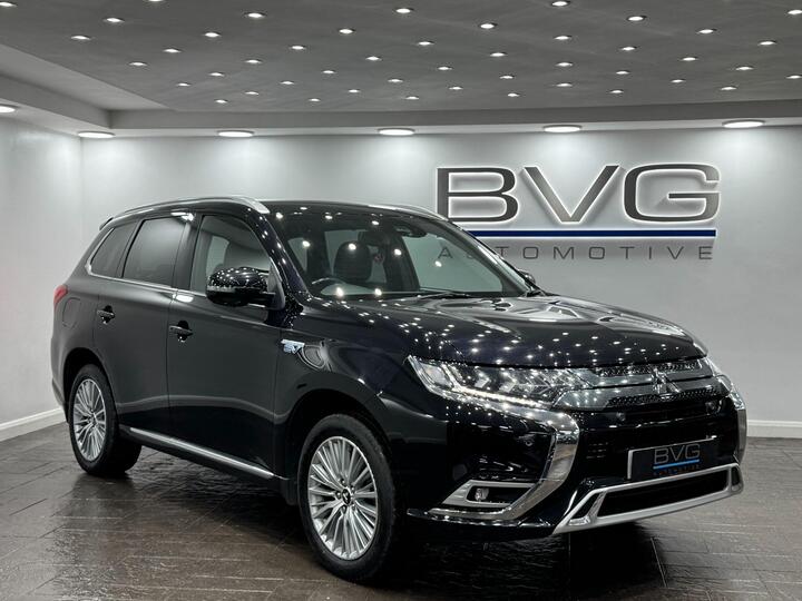 Mitsubishi Outlander 2.4h TwinMotor 13.8kWh 4hs CVT 4WD Euro 6 (s/s) 5dr Mitsubishi Outlander 2.4h TwinMotor 13.8kWh 4hs CVT 4WD Euro 6 (s/s) 5dr