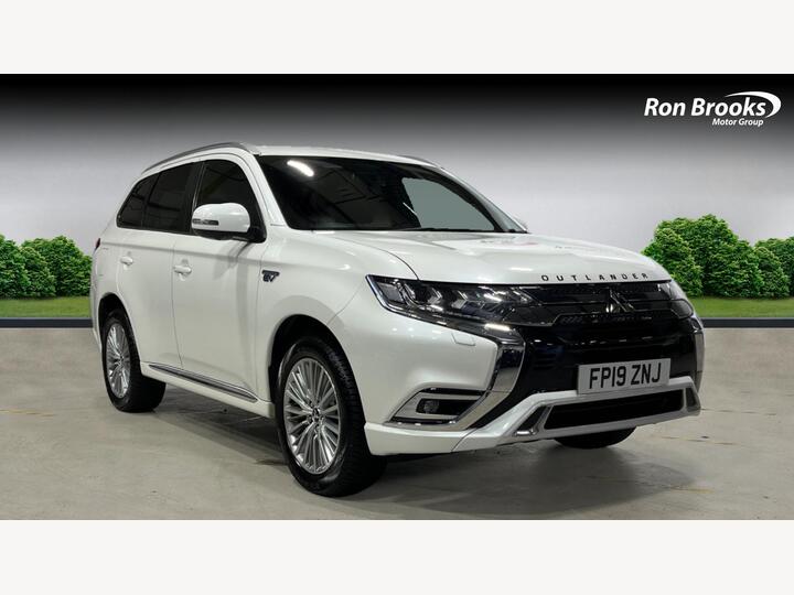 Mitsubishi Outlander 2.4h TwinMotor 13.8kWh 4h CVT 4WD Euro 6 (s/s) 5dr Mitsubishi Outlander 2.4h TwinMotor 13.8kWh 4h CVT 4WD Euro 6 (s/s) 5dr