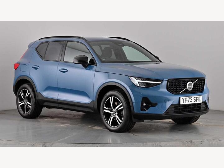 Volvo XC40 2.0 B3 MHEV Plus Dark DCT Auto Euro 6 (s/s) 5dr