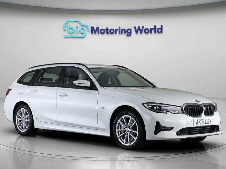 BMW 3 Series 2.0 330e 12kWh SE Pro Touring Auto XDrive Euro 6 (s/s) 5dr BMW 3 Series 2.0 330e 12kWh SE Pro Touring Auto XDrive Euro 6 (s/s) 5dr