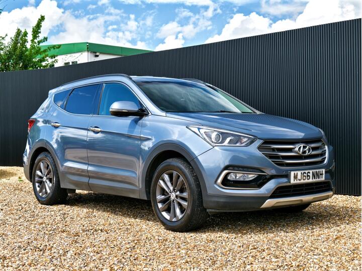 Hyundai Santa Fe 2.2 CRDi Blue Drive Premium 4WD Euro 6 (s/s) 5dr (7 Seat) Hyundai Santa Fe 2.2 CRDi Blue Drive Premium 4WD Euro 6 (s/s) 5dr (7 Seat)