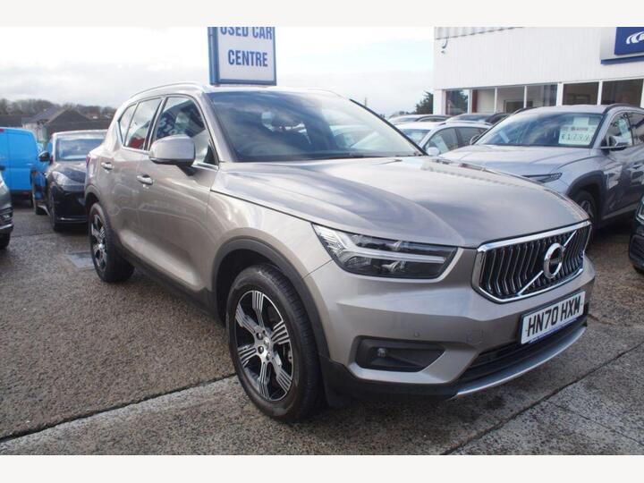 Volvo XC40 2.0 B4 MHEV Inscription Auto Euro 6 (s/s) 5dr