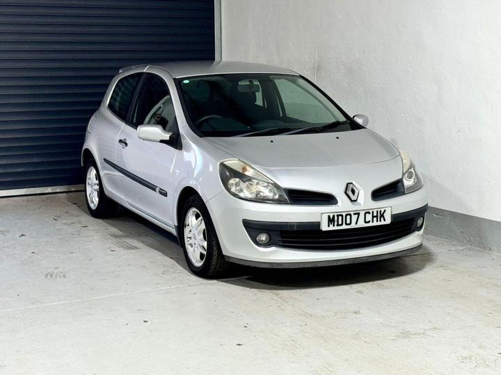 Renault CLIO 1.4 16v Dynamique 3dr