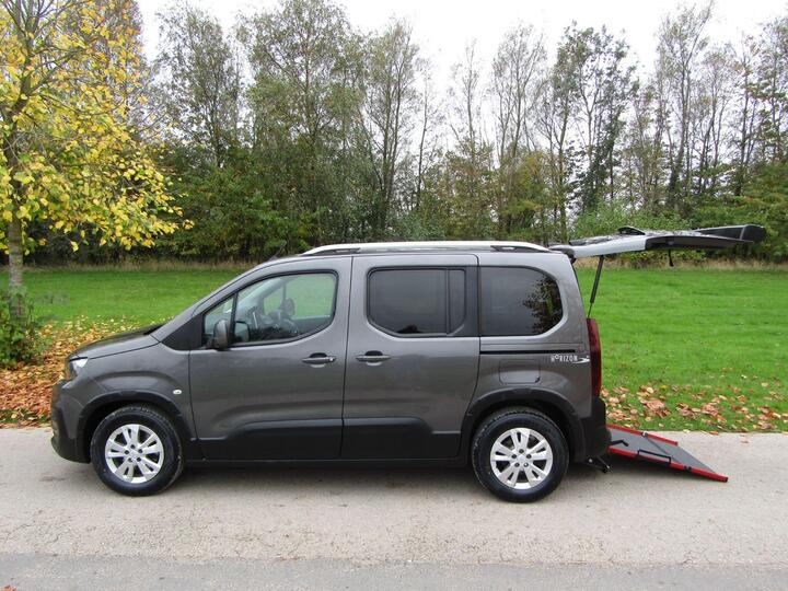 Peugeot Rifter Horizon 1.5 EAT8 Auto WHEELCHAIR ACCESS Peugeot Rifter Horizon 1.5 EAT8 Auto WHEELCHAIR ACCESS