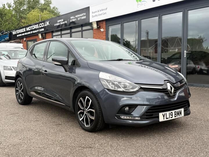Renault Clio 1.5 DCi Play Euro 6 (s/s) 5dr Renault Clio 1.5 DCi Play Euro 6 (s/s) 5dr