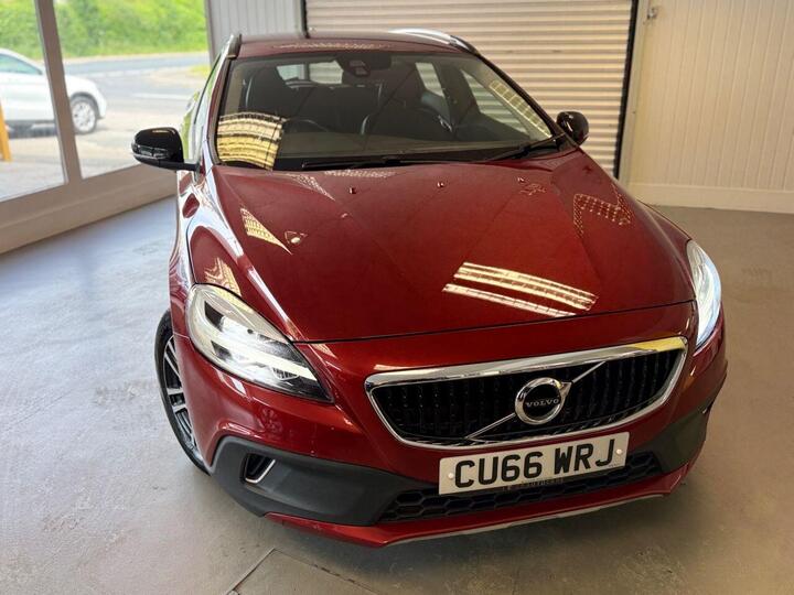 Volvo V40 CROSS COUNTRY 2.0 D2 Nav Plus Euro 6 (s/s) 5dr