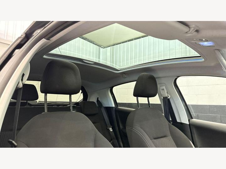 Peugeot 208 1.2 VTi PureTech Style Euro 5 5dr