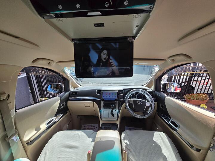 Toyota Alphard HYBRID 4WD 7 SEATER