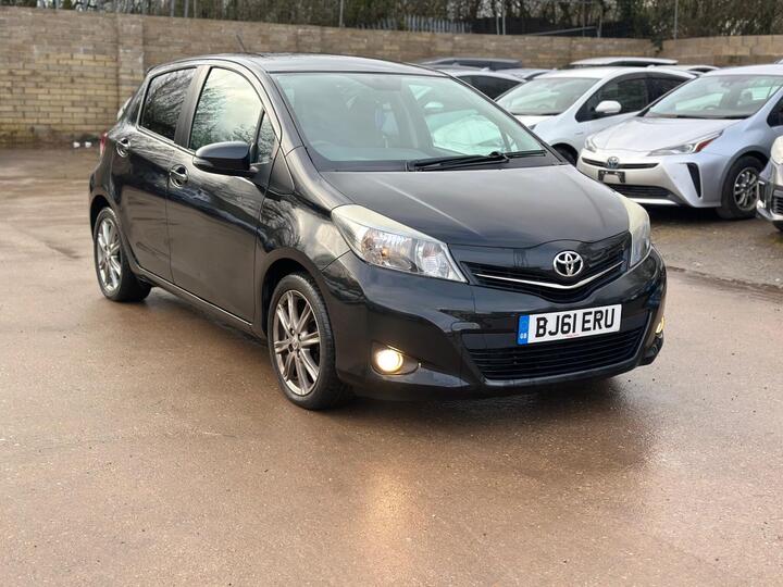 Toyota Yaris 1.33 Dual VVT-i SR Euro 5 (s/s) 5dr Toyota Yaris 1.33 Dual VVT-i SR Euro 5 (s/s) 5dr