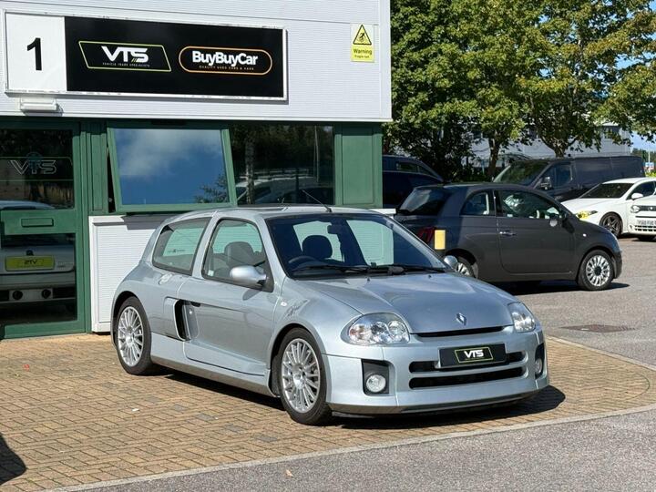 Renault CLIO 3.0 V6 24V Renaultsport 3dr