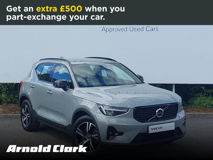 Volvo XC40 2.0 B3 MHEV Plus Dark DCT Auto Euro 6 (s/s) 5dr