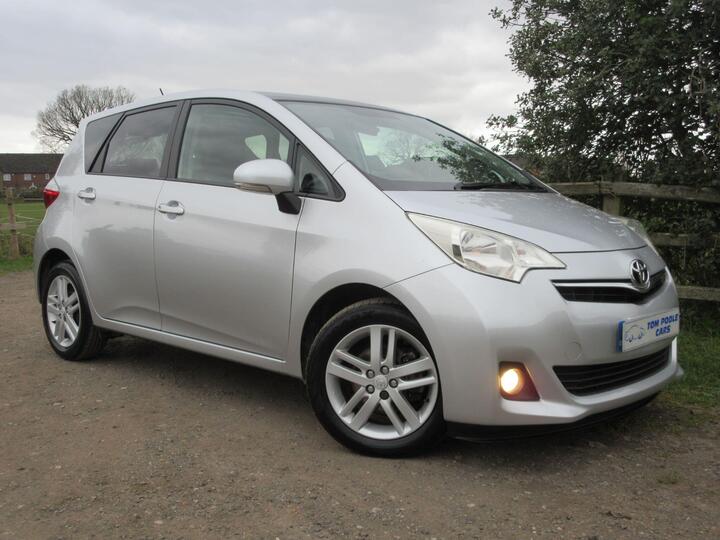 Toyota Verso S 1.33 Dual VVT-i T Spirit Euro 5 5dr Toyota Verso S 1.33 Dual VVT-i T Spirit Euro 5 5dr