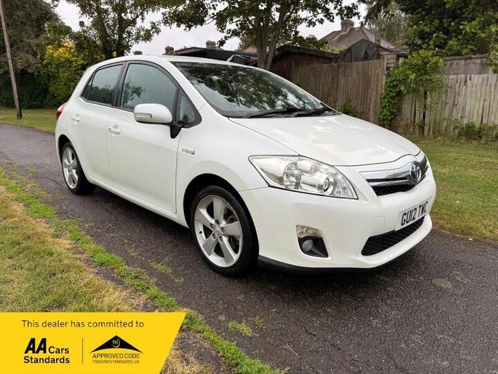 Toyota Auris 1.8 VVT-h T Spirit CVT Euro 5 (s/s) 5dr Toyota Auris 1.8 VVT-h T Spirit CVT Euro 5 (s/s) 5dr