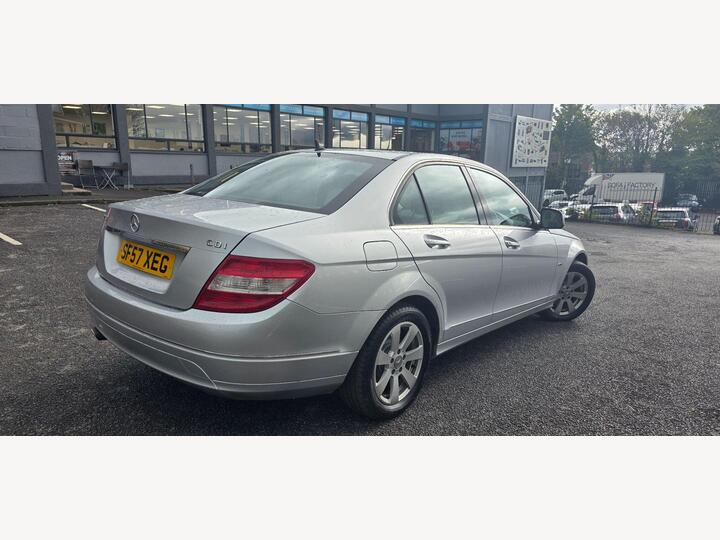 Mercedes-Benz C Class 2.1 C220 CDI Elegance Auto Euro 4 4dr Mercedes-Benz C Class 2.1 C220 CDI Elegance Auto Euro 4 4dr