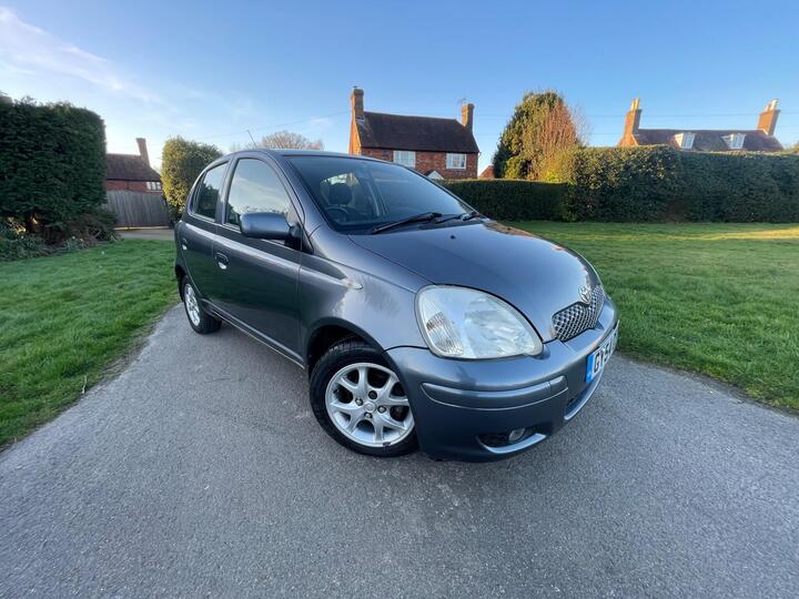Toyota Yaris 1.3 VVT-i Blue 5dr Toyota Yaris 1.3 VVT-i Blue 5dr