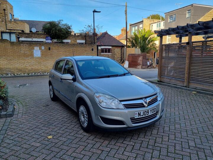 Vauxhall Astra 1.6i 16v Life 5dr Vauxhall Astra 1.6i 16v Life 5dr