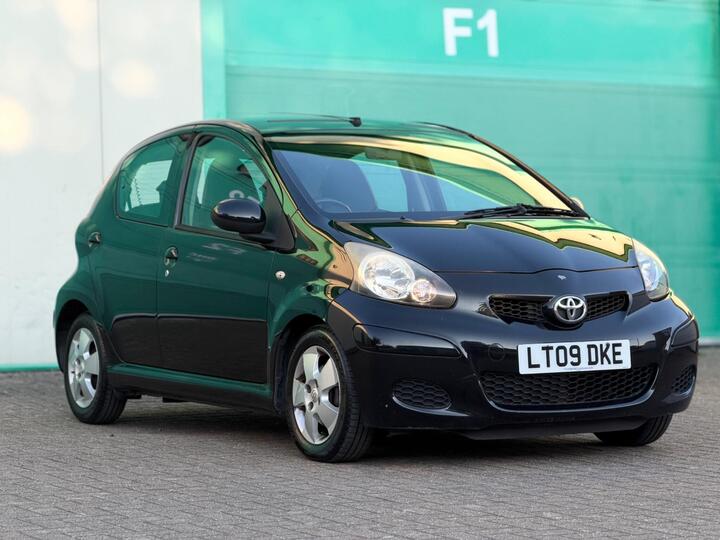 Toyota AYGO 1.0 VVT-i Black MultiMode Euro 4 5dr (AC)