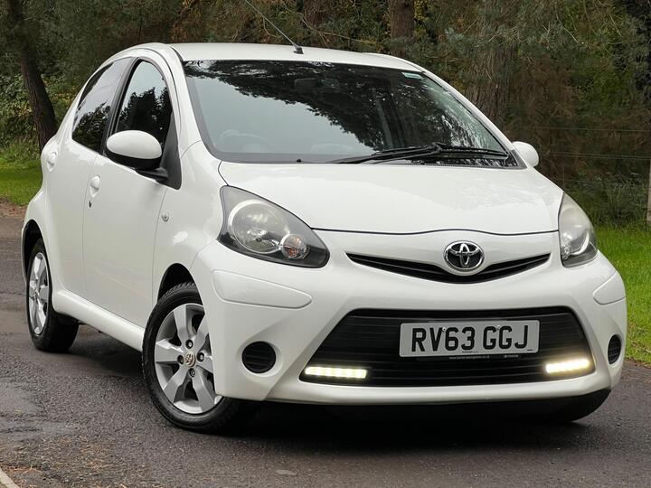 Toyota AYGO 1.0 VVT-i Euro 5 5dr Toyota AYGO 1.0 VVT-i Euro 5 5dr