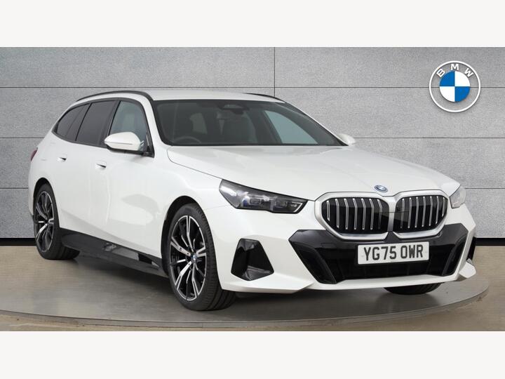 BMW 5 Series 2.0 530e 22.1kWh M Sport Touring Steptronic Euro 6 (s/s) 5dr BMW 5 Series 2.0 530e 22.1kWh M Sport Touring Steptronic Euro 6 (s/s) 5dr