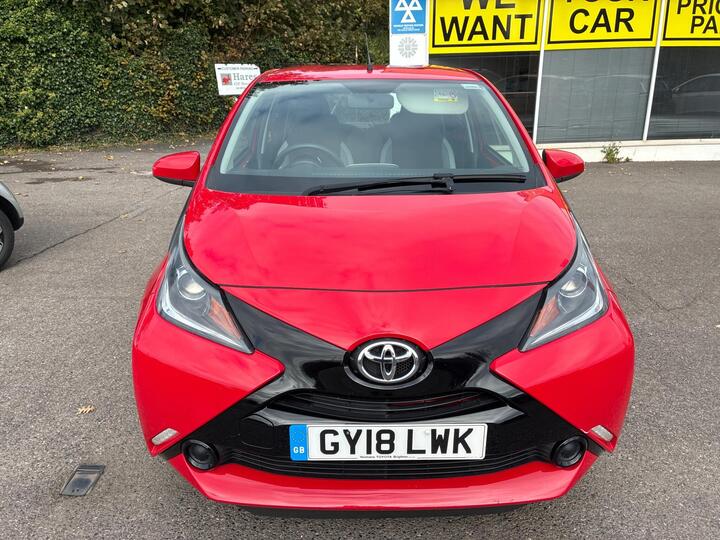 Toyota AYGO 1.0 VVT-i X-play Euro 6 5dr Toyota AYGO 1.0 VVT-i X-play Euro 6 5dr