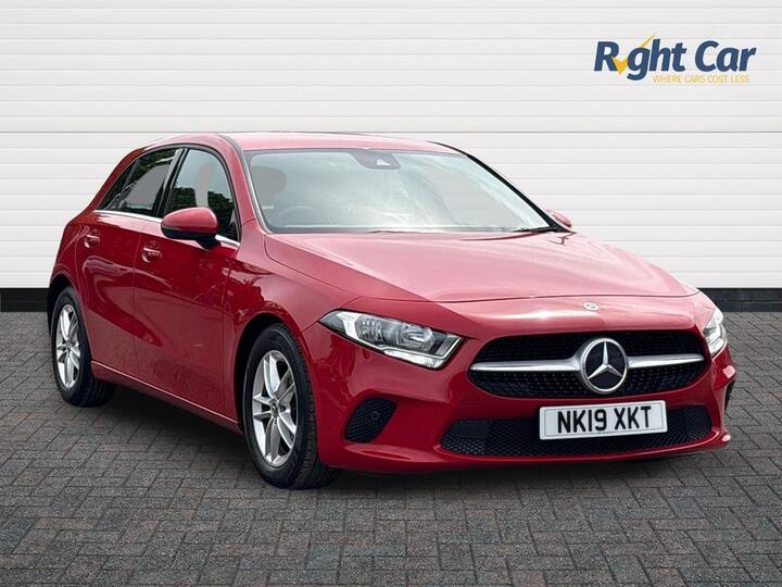 Mercedes-Benz A 1.5 A180d SE (Executive) 7G-DCT Euro 6 (s/s) 5dr Mercedes-Benz A 1.5 A180d SE (Executive) 7G-DCT Euro 6 (s/s) 5dr